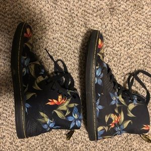 Dr. Marten Floral Hackney Boot